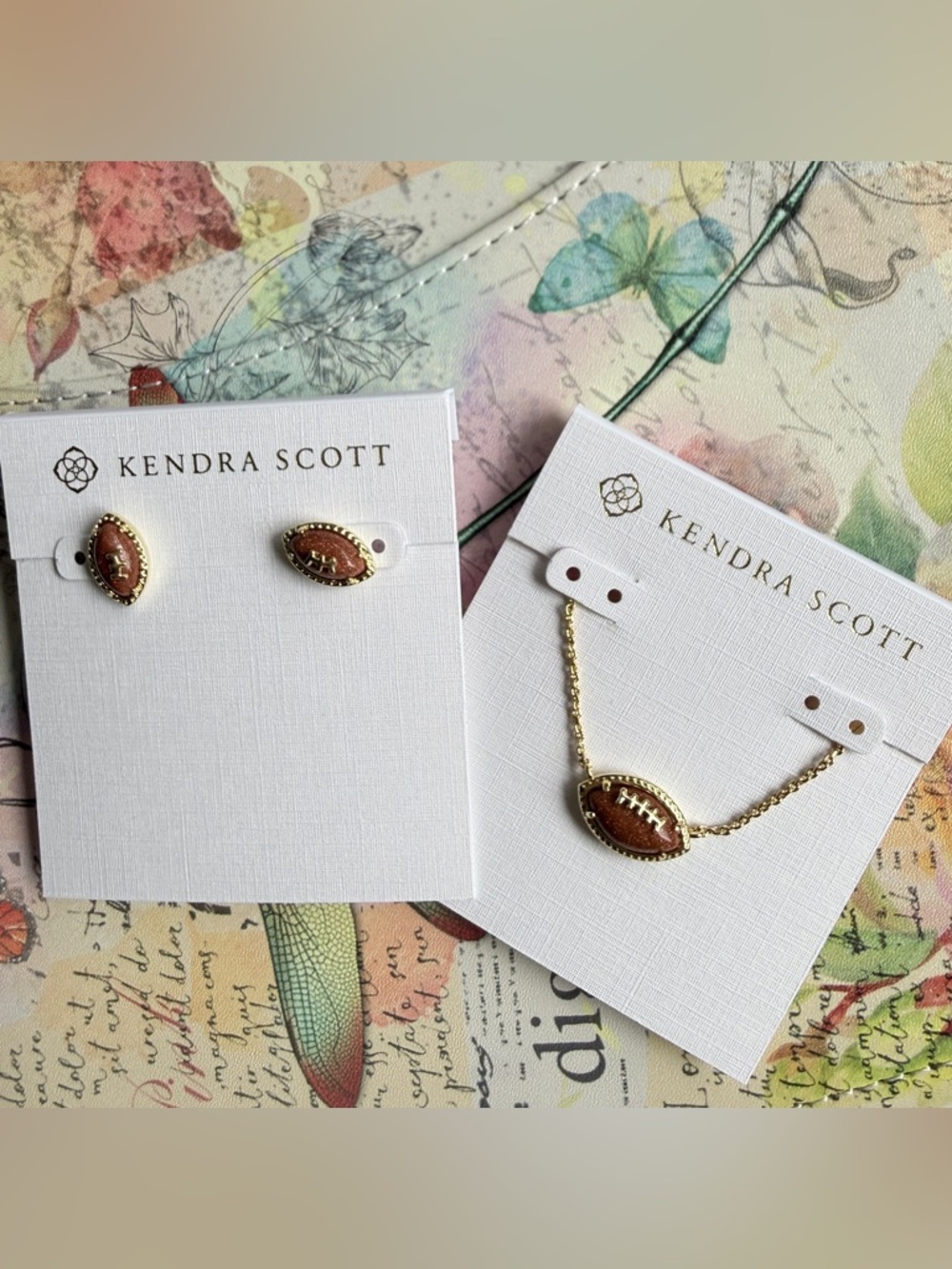 🏈 Kendra Scott Football Gold Set Short Pendant Necklace & Matching Stud Earrings